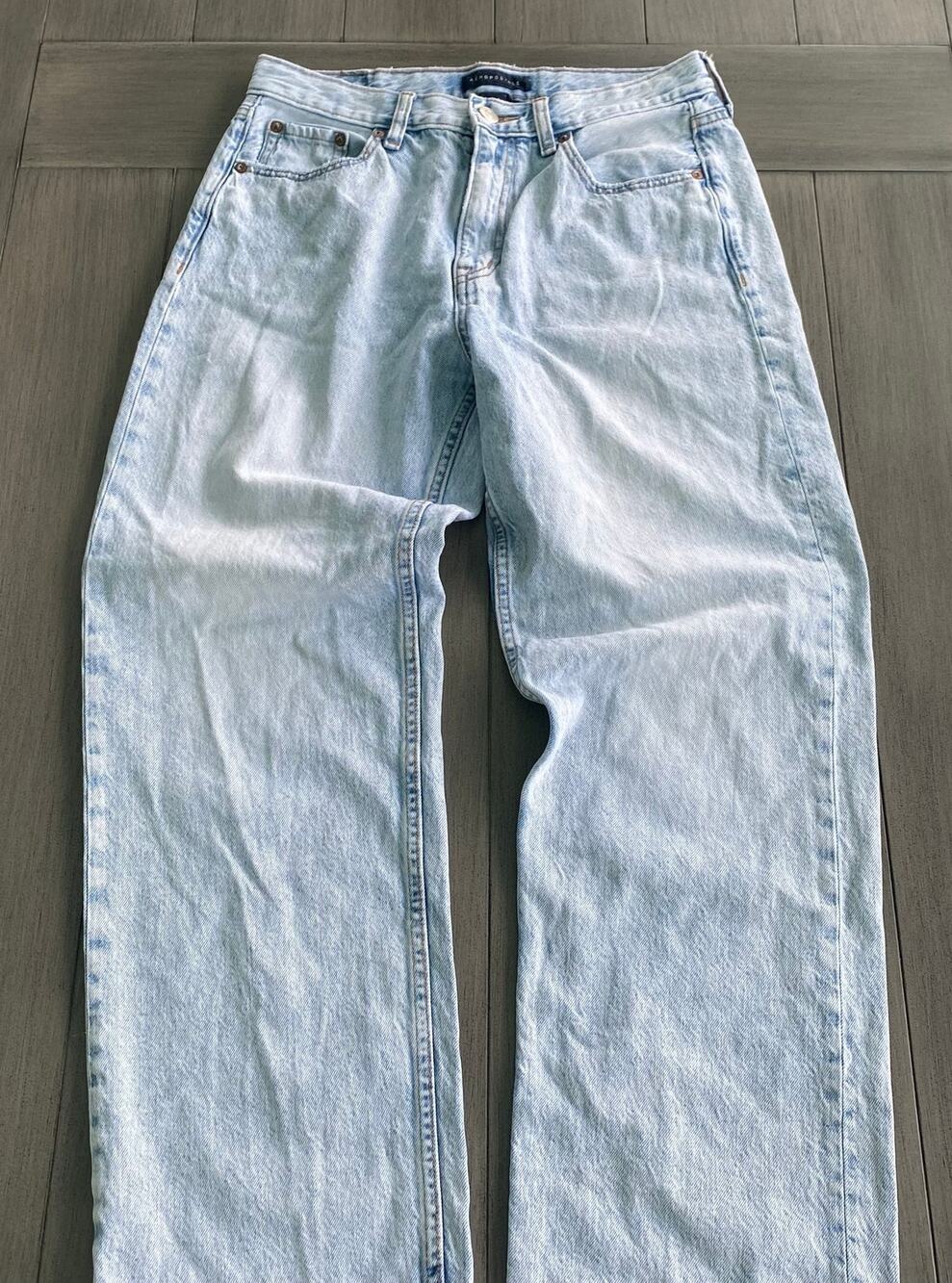 Aeropostale High‑Rise Baggy Jeans • Light Wash • Women’s 8 Regular • 100% Cotton